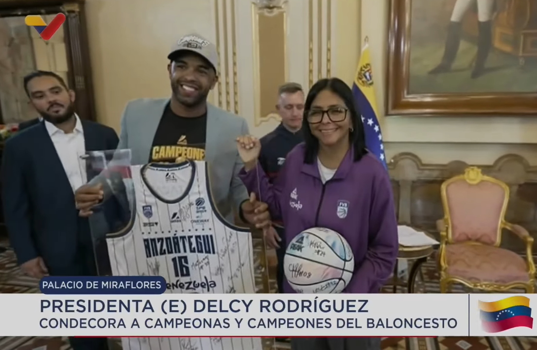 🏀 Presidenta (E) Delcy Rodríguez felicitó a la selección femenina y masculina de baloncesto