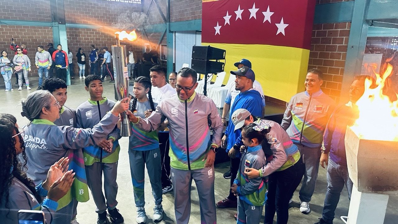 🔥 Miranda recibió el Fuego Patrio de los XX Juegos Deportivos Escolares Nacionales 2026